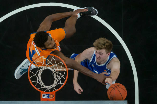 安菲尔德并 安菲尔德并